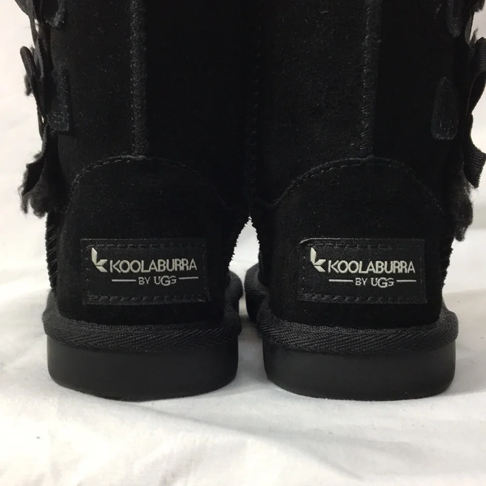 Koolaburra Girl Victoria Short Black Suede Winter Boot Size 6 Like-NEW Condition